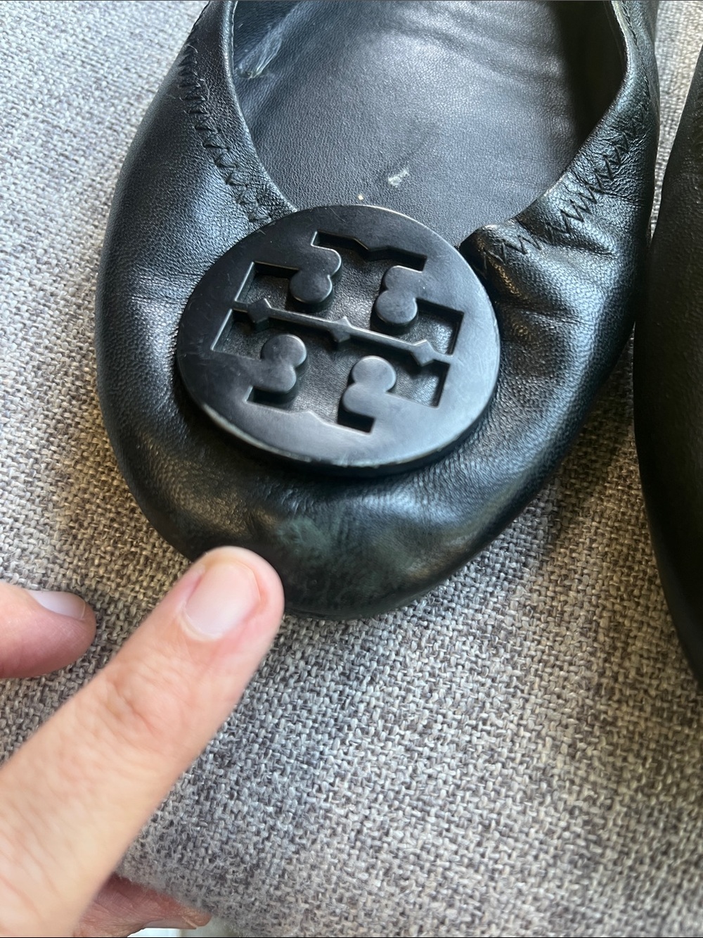 Tory Burch Black Leather Logo Round-Toe Ballet Flats - Picture 9 of 9